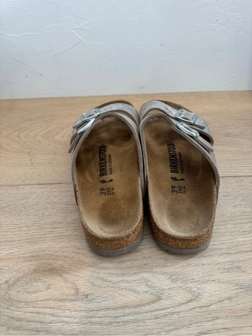 Birkenstock Sydney Washed Metallic Silver Synthetics 39 / US 8